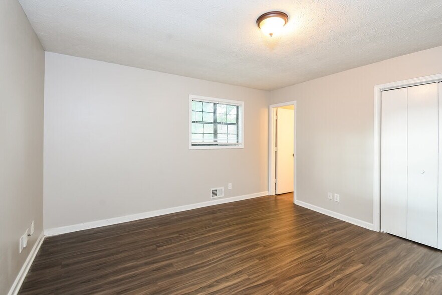 Building Photo - 5376 Whitney Ct