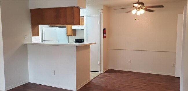 Building Photo - 3600 Jeanetta St