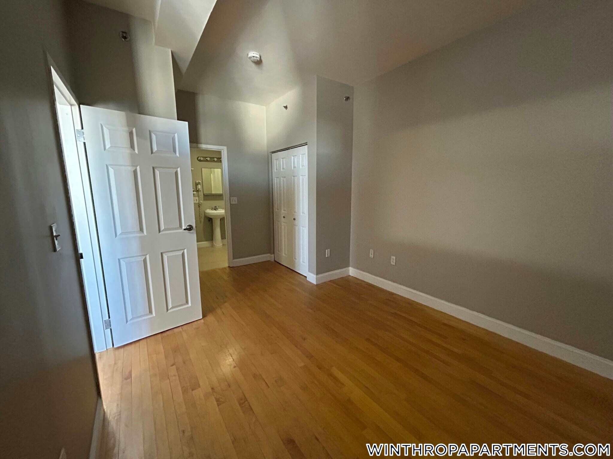 Building Photo - 312 Shirley St