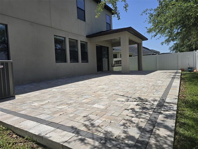 Building Photo - 4335 Mount Bandon Dr