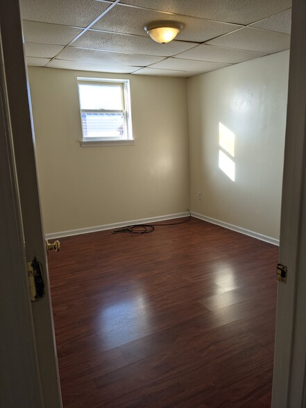 Bedroom 2 - 101 Logan St N
