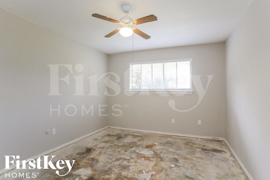 Building Photo - 24119 Lone Elm Dr