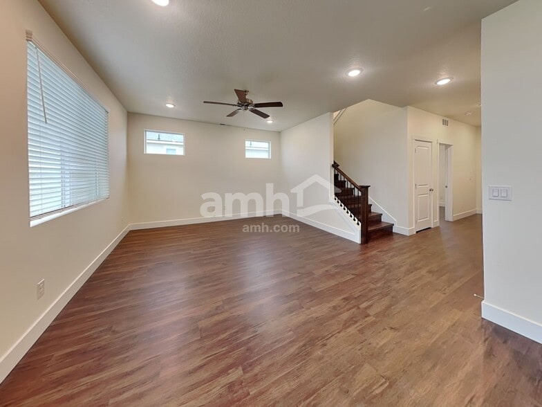 Building Photo - 3112 N Vigo Ave