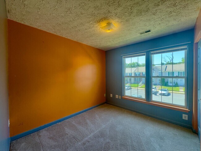 Building Photo - 537 MacIntosh Cir