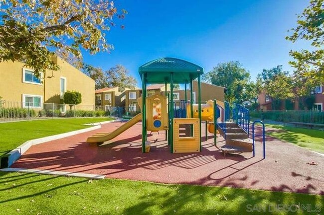 Building Photo - 17131 W Bernardo Dr