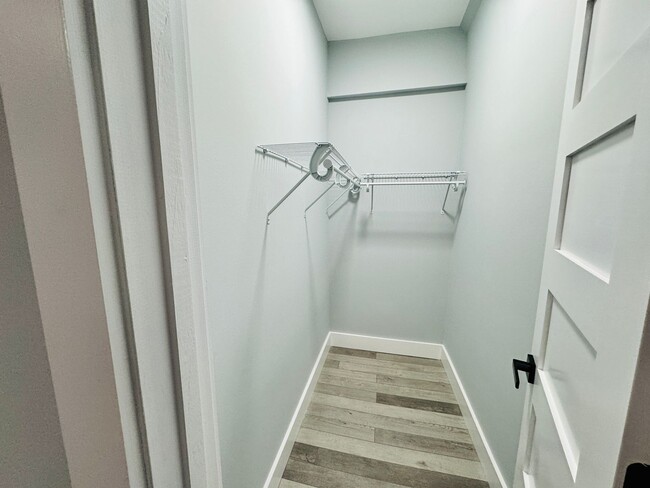 Building Photo - 1107 E 38th St