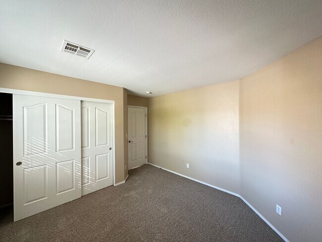 Building Photo - Discovery Hills