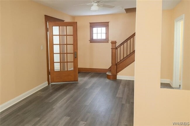 Building Photo - 64 Montrose Ave