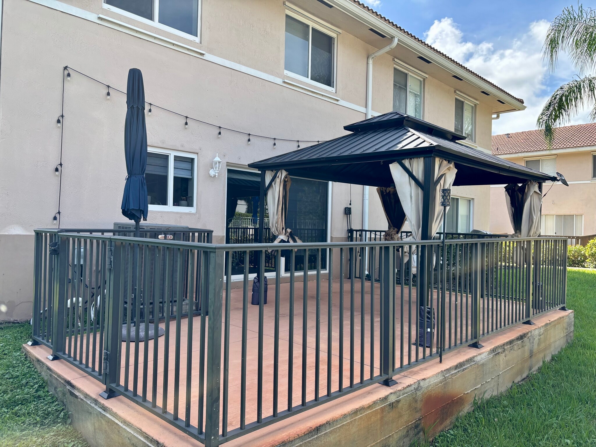 Building Photo - 4901 Palm Garden Ln