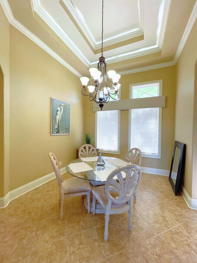 Building Photo - Luxury 3BR/3.5BA + Office in Winding River...