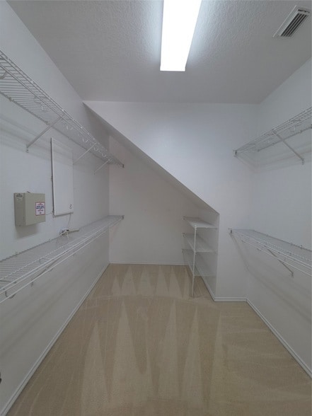 Building Photo - 3027 Providence Oak St