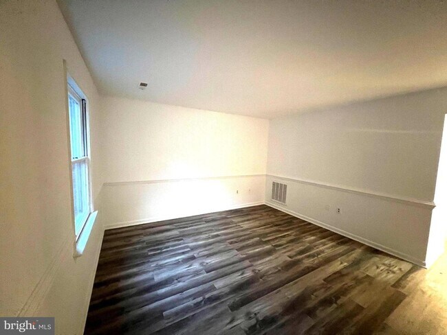 Building Photo - 255 Farrell Ln