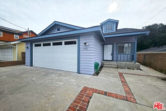 Building Photo - 7556 Thousand Oaks Dr