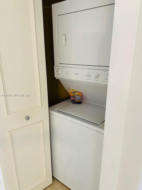 Building Photo - 16699 Collins Ave