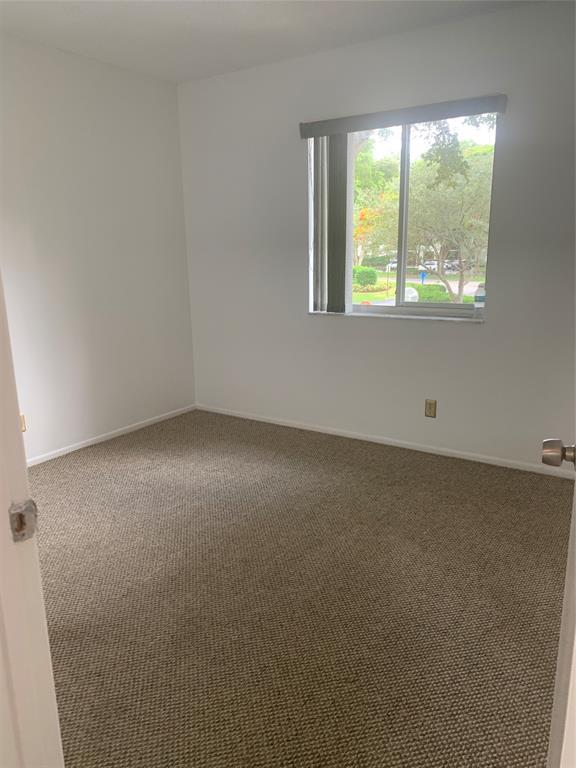 Building Photo - 511 Gardens Dr