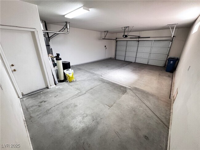 Building Photo - 11000 McKendrec Ct