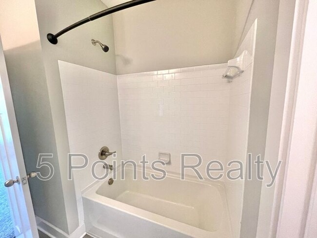 Building Photo - 934 Governor's Ct.