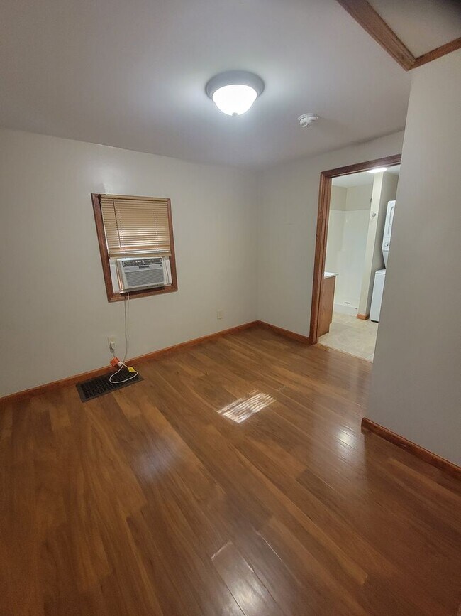Building Photo - 224 Grandview Ave