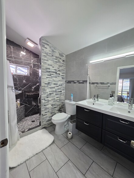 Building Photo - 763 Country Woods Cir