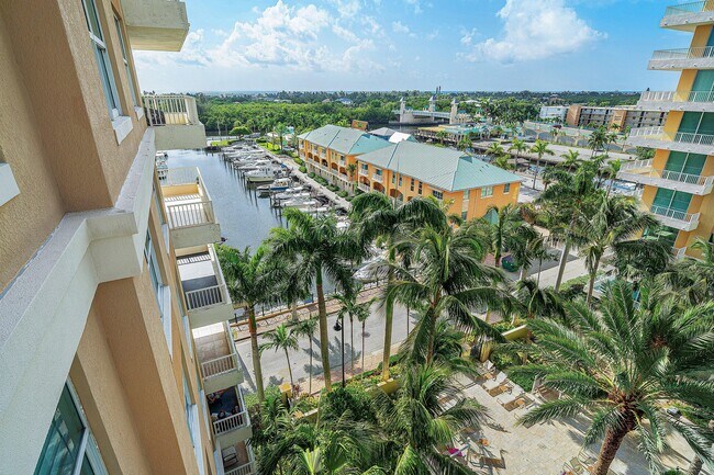 Building Photo - 700 E Boynton Beach Blvd