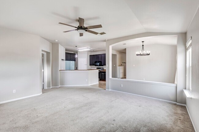 Building Photo - 6113 Bridgewood Dr