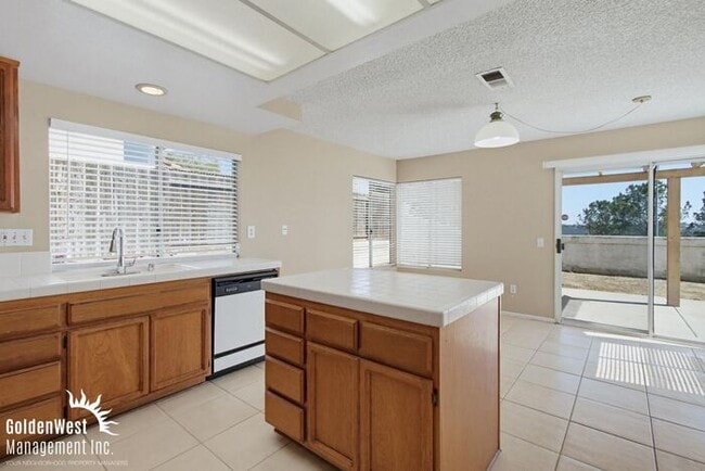 Building Photo - Lovely 3Bdm 2Ba Town-home in Rancho Peñasquitos!