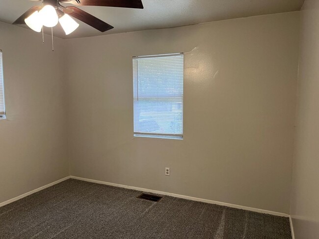 Building Photo - Country living - 4BR/2BA in Keithville - o...