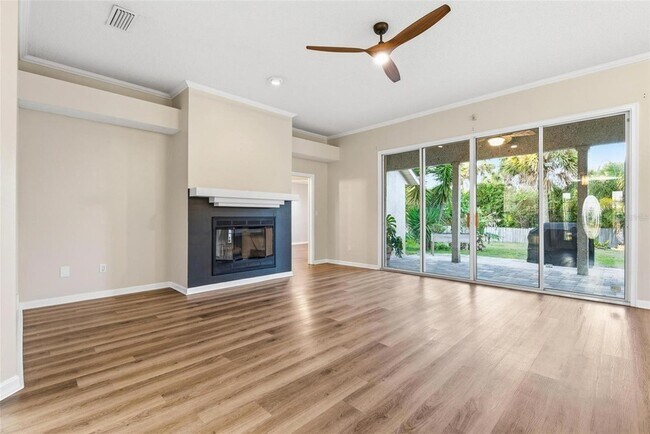 Building Photo - 7 Deerwood St