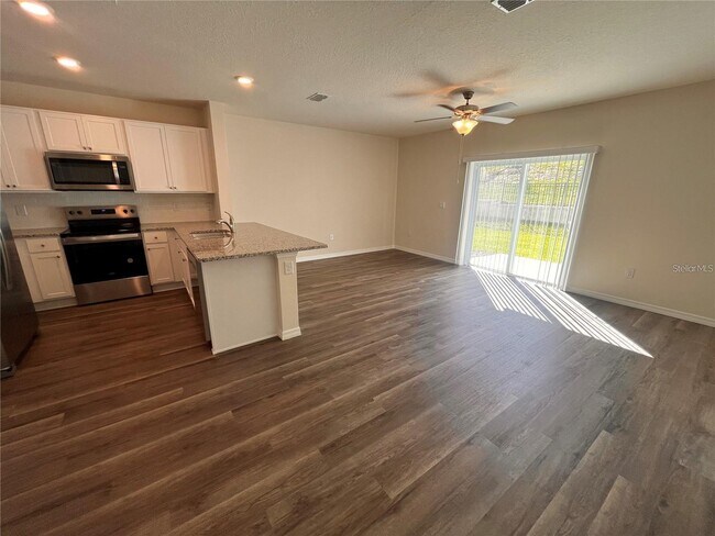 Building Photo - 1266 Balsam Dr