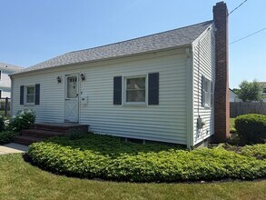 Building Photo - 59 Anthony St