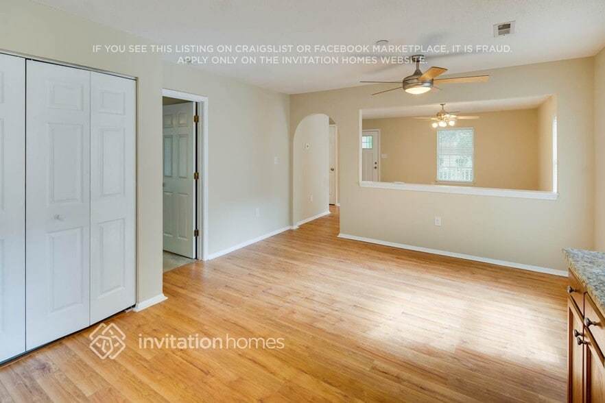 Building Photo - 128 Pratt St