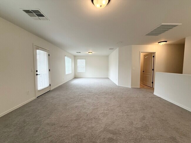 Building Photo - 3954 E Leslie Dr
