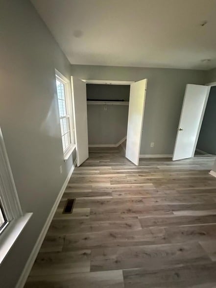Building Photo - 7927 Foxcrest Ct