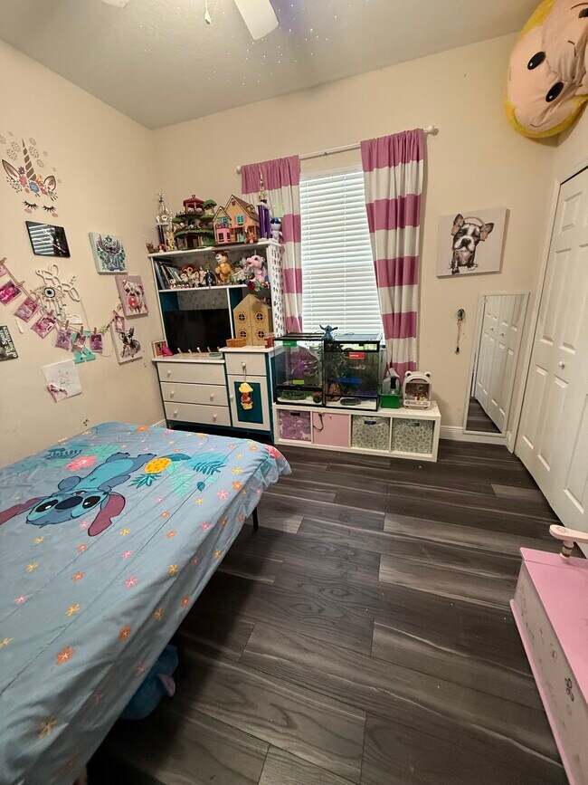 Building Photo - 5522 Eastwind Dr