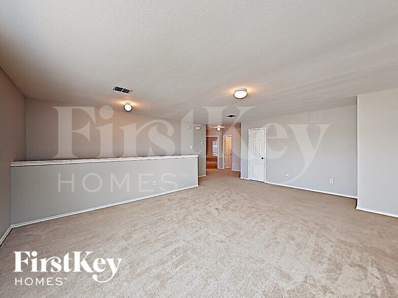 Building Photo - 716 Wrigley Dr
