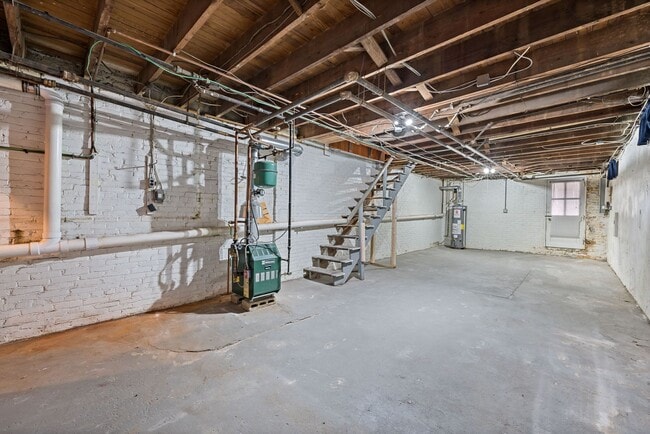 Building Photo - Spacious and charming 3-bedroom, 1.5-bath home available for rent in Bethlehem PA