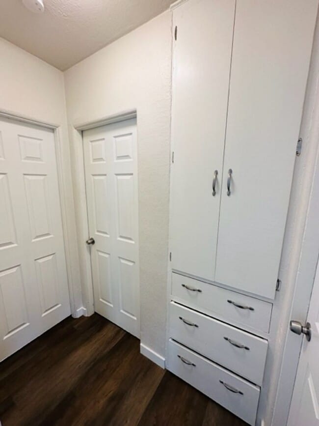 Building Photo - Adorable remodeled in 2023 2 bedroom 1 bathroom duplex available soon!