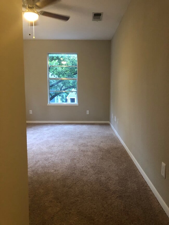 Building Photo - 4 Bedroom / 2.5 Baths / 2 Car Garage with ...