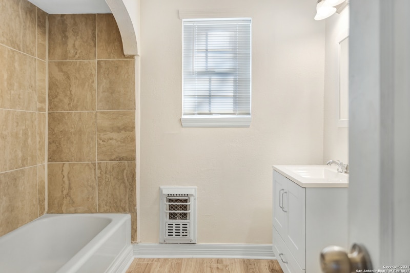 Building Photo - 2228 W Huisache Ave