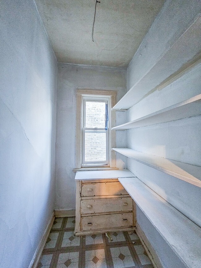 Building Photo - 3338 W Cullom Ave