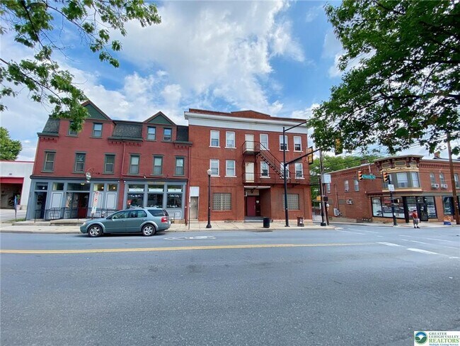Primary Photo - 429 E 4th St
