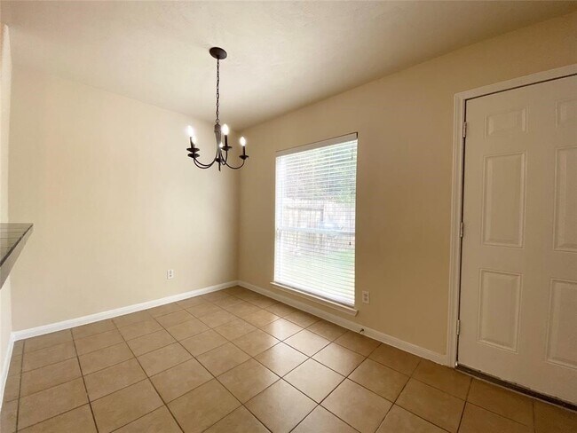 Building Photo - 3643 Windmill Village Dr