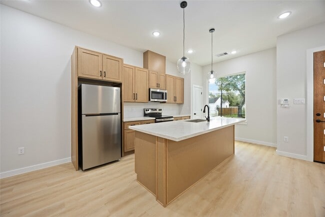 Building Photo - 8110 Brandon St