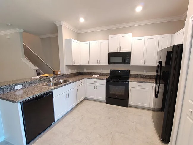 Building Photo - 1591 Cassius St