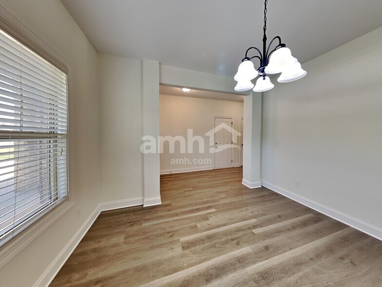 Building Photo - 1078 Hartwell Rd