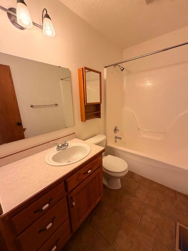 Building Photo - BEAUTIFUL 3 BEDROOM / 2 BATHROOM HOUSE WITH FENCED IN YARD, PORCH, AND SHED LOCATED CLOSE TO FREE...