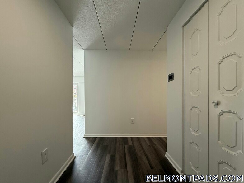 Building Photo - 55 Hill Rd