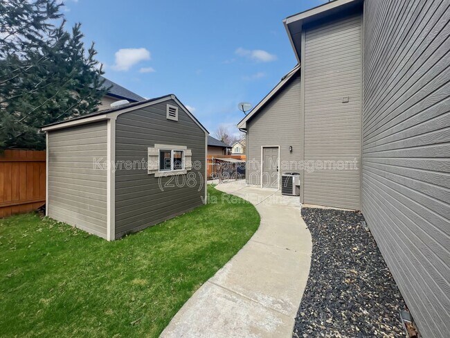 Building Photo - 345 E Kite Dr