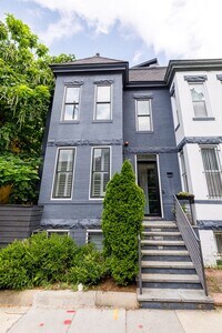 Building Photo - Modern Penthouse in Columbia Heights