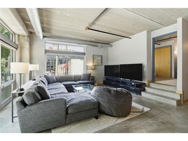 Building Photo - 710 N 4th St